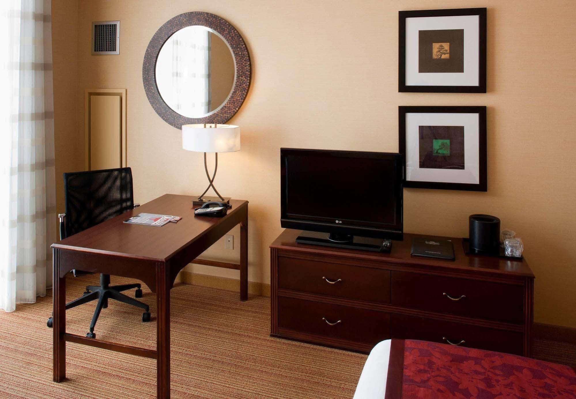 Courtyard Downtown/old Market Area 3* Omaha
