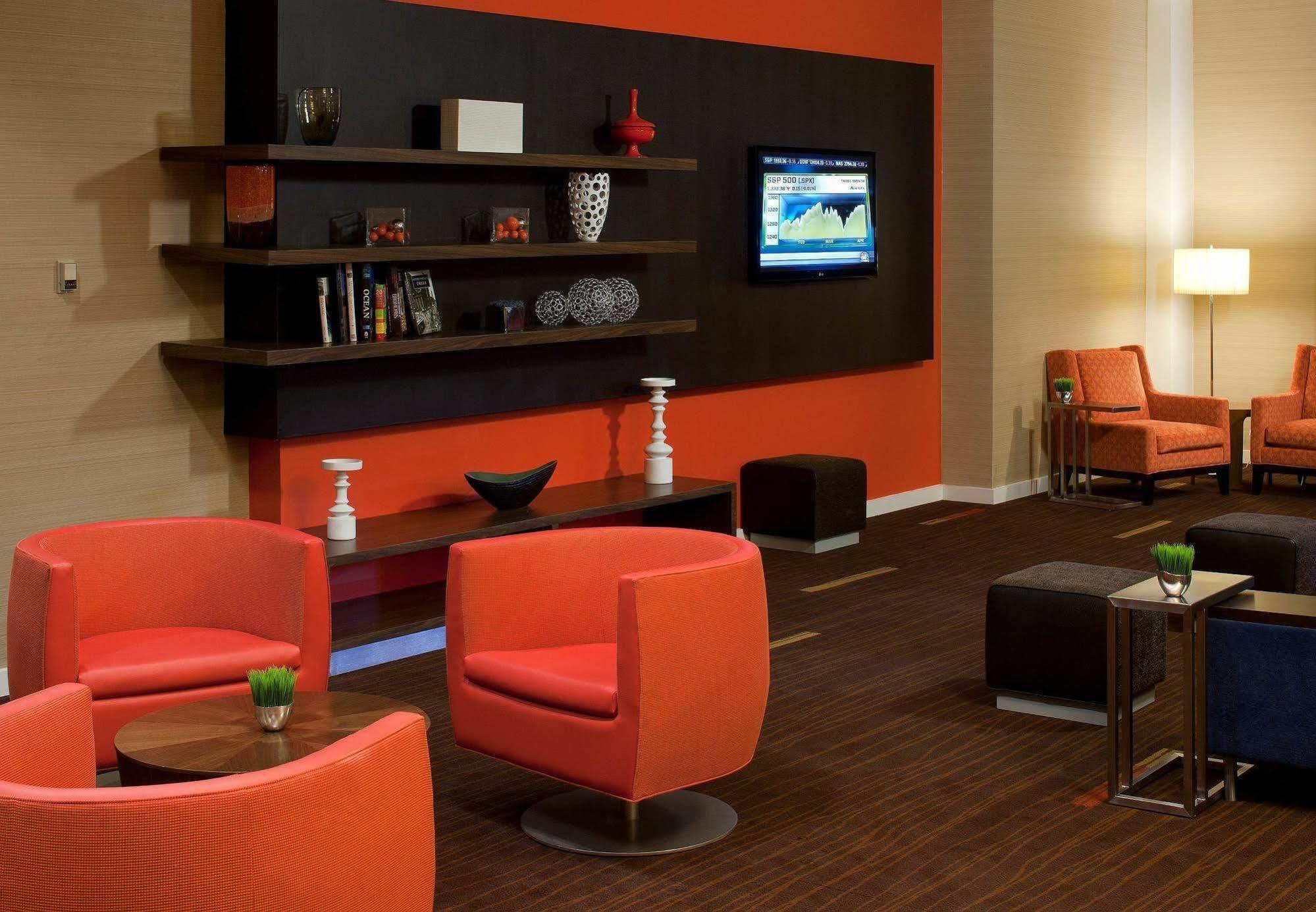 Courtyard Downtown/old Market Area Hotel 3*