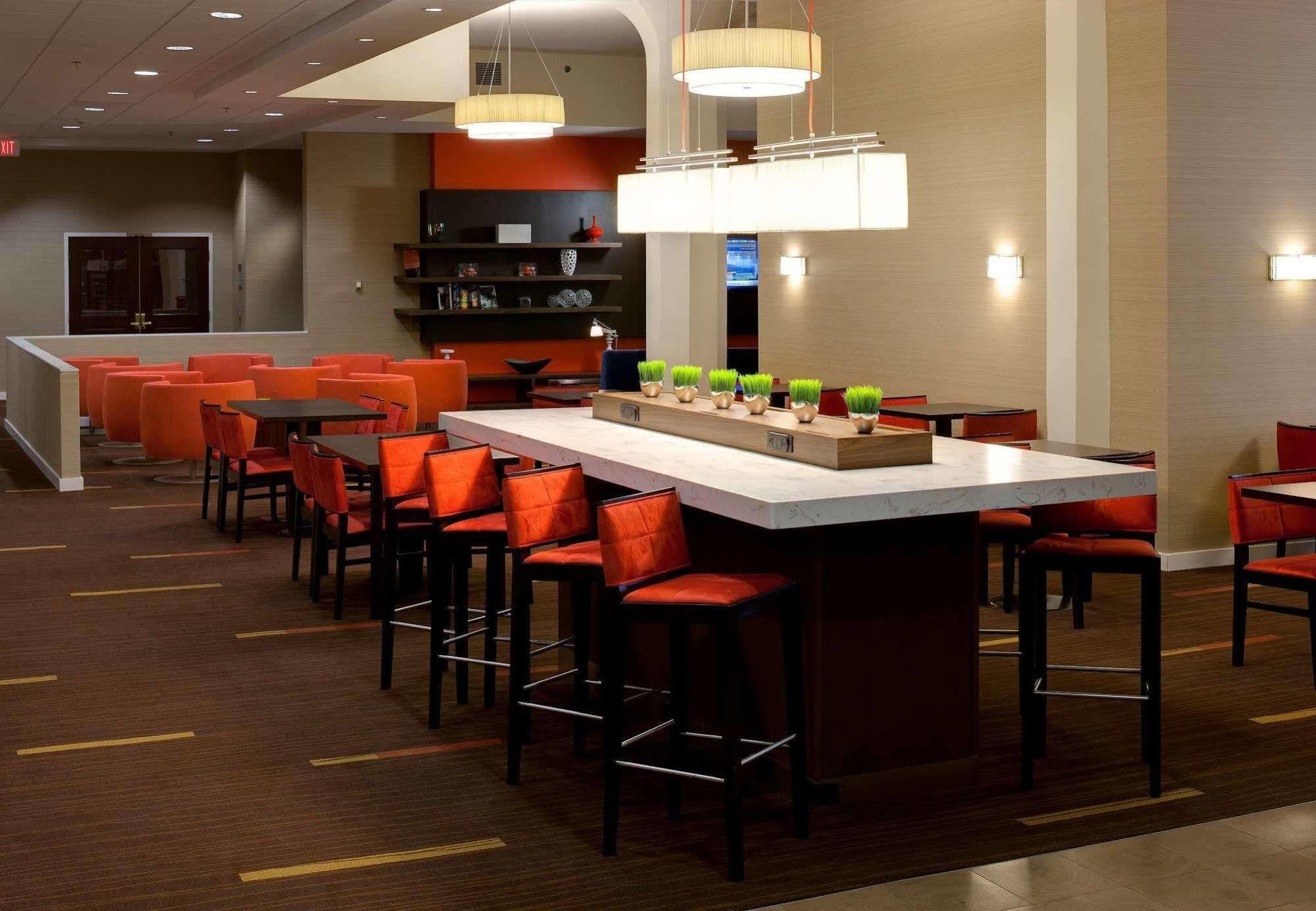 Courtyard Downtown/old Market Area 3* Omaha