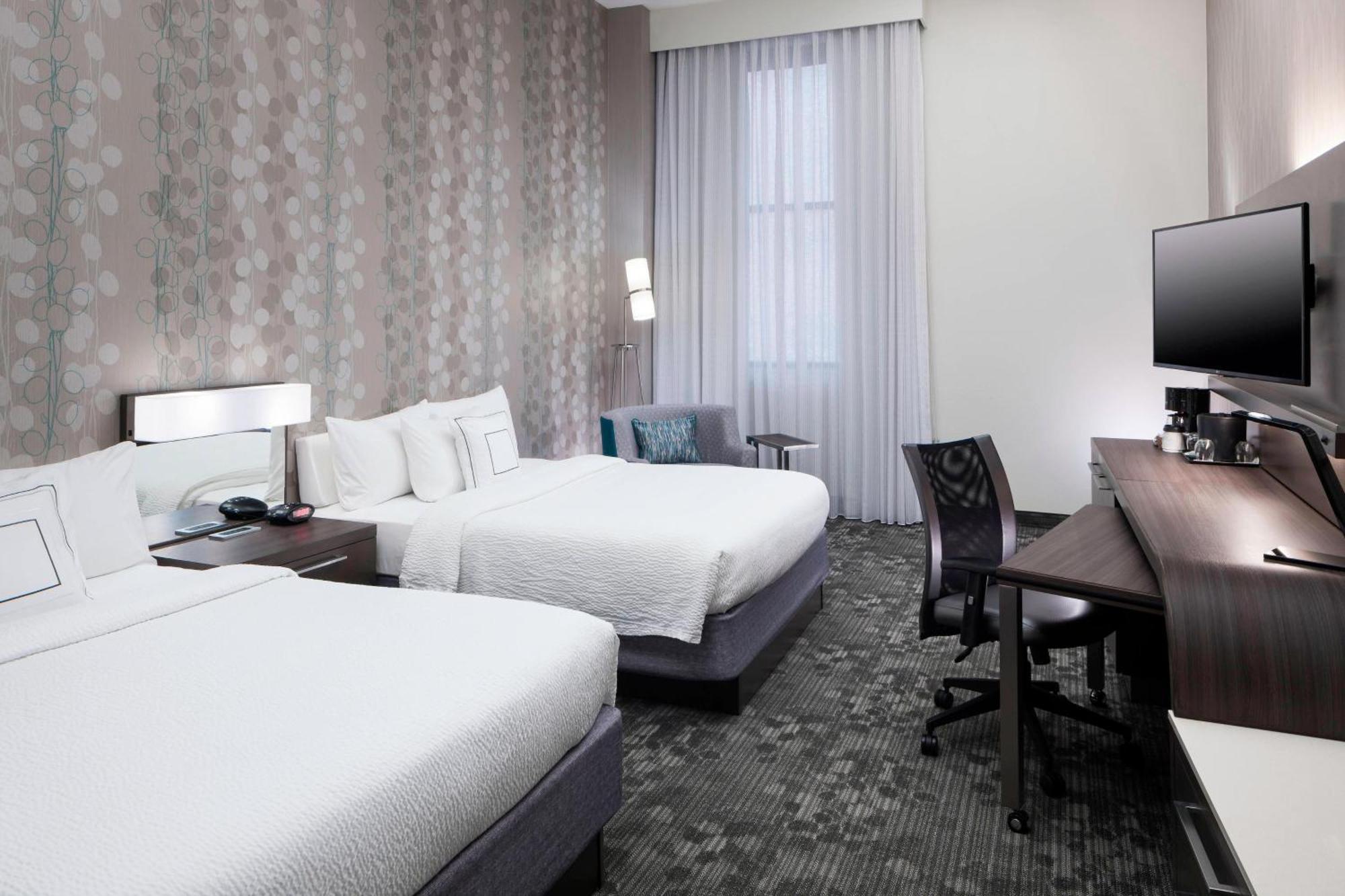 Courtyard Downtown/old Market Area 3*