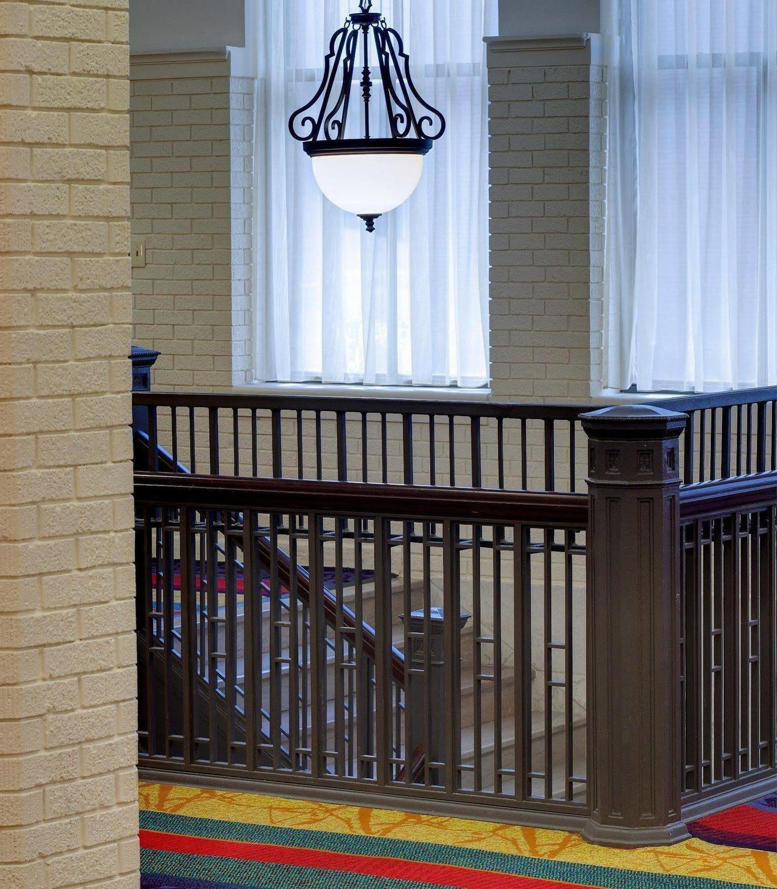 Courtyard Downtown/old Market Area 3*