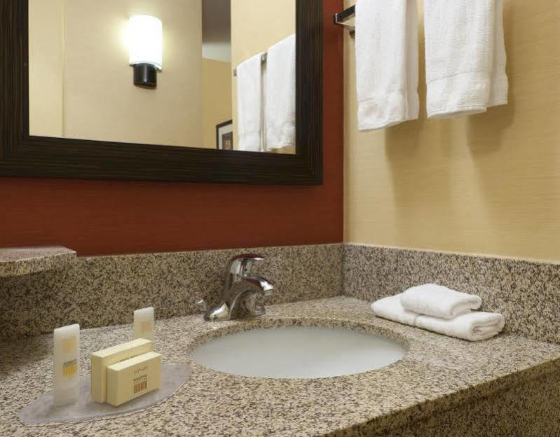 Courtyard Downtown/old Market Area 3* Omaha